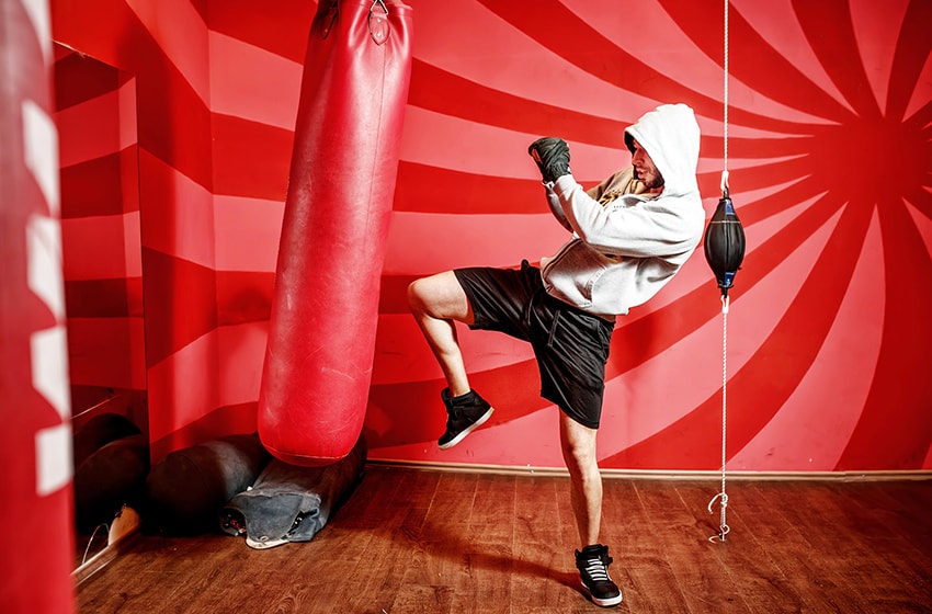 Boxer Forcefully Kissed a Sports Live